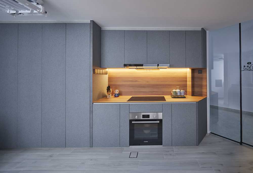 Modern Kitchen with Countertop and Granite Floor