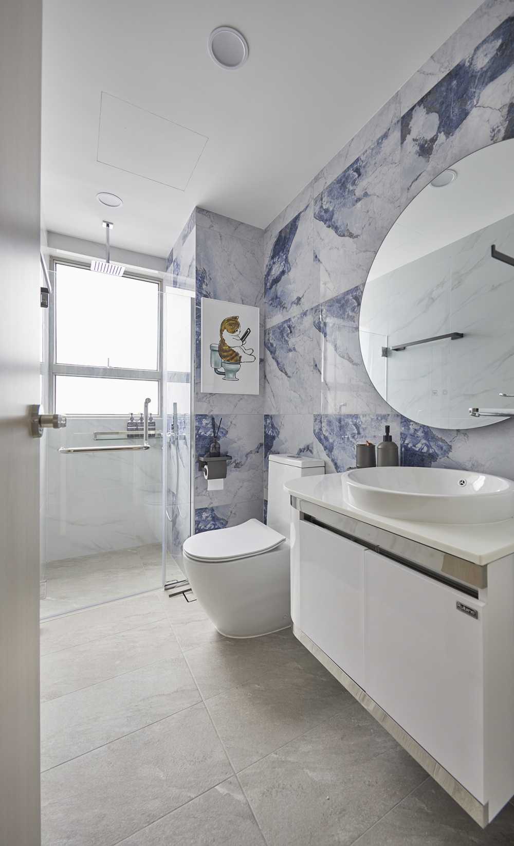 Modern Bathroom with Granite Floor and Marble Floor