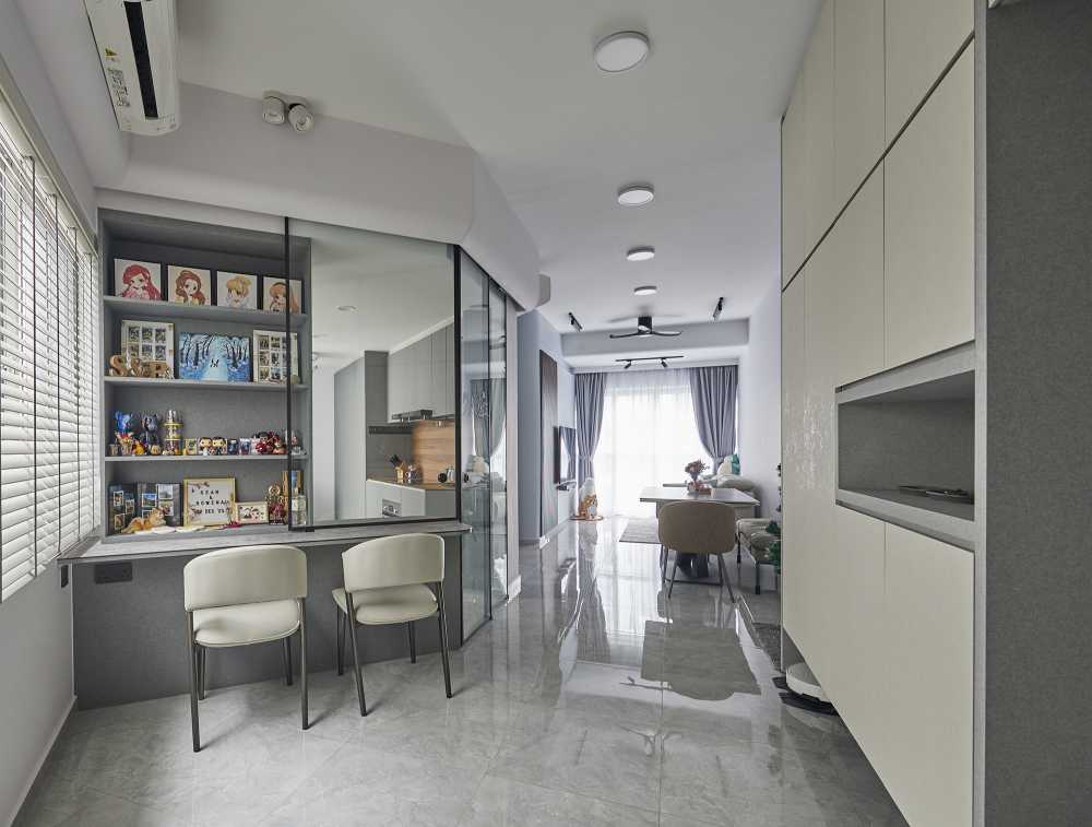 Modern Entryway with Mirror and Shoe Cabinets