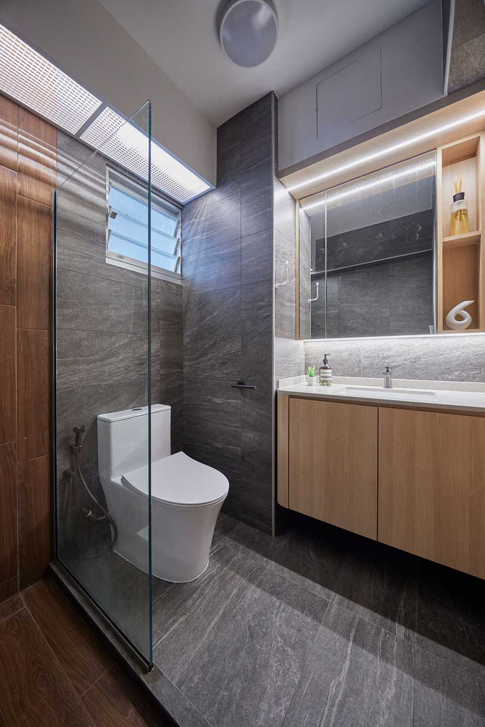 Scandinavian Bathroom with Wood Flooring and Mirror