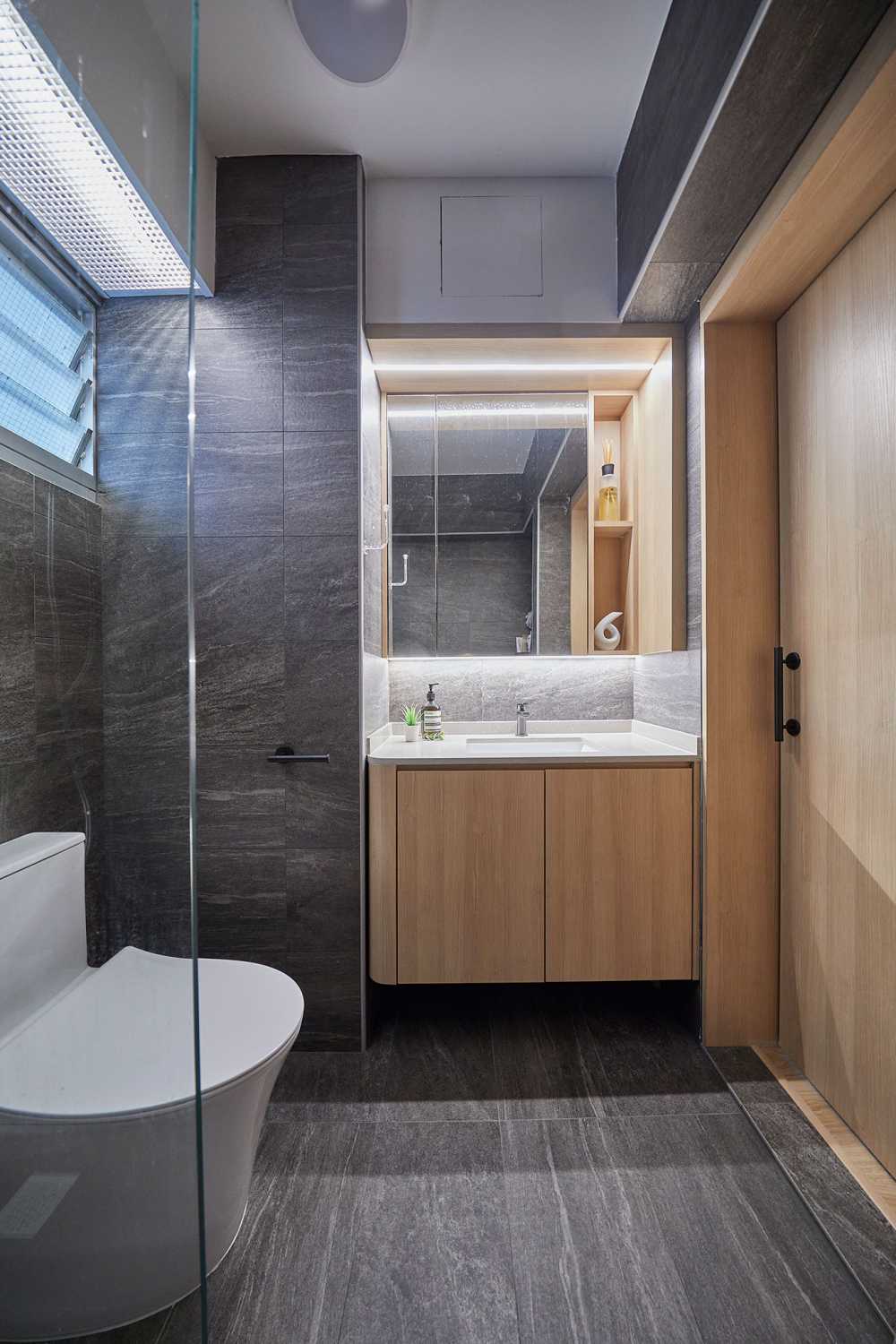 Scandinavian Bathroom with Parquet Floor and Mirror