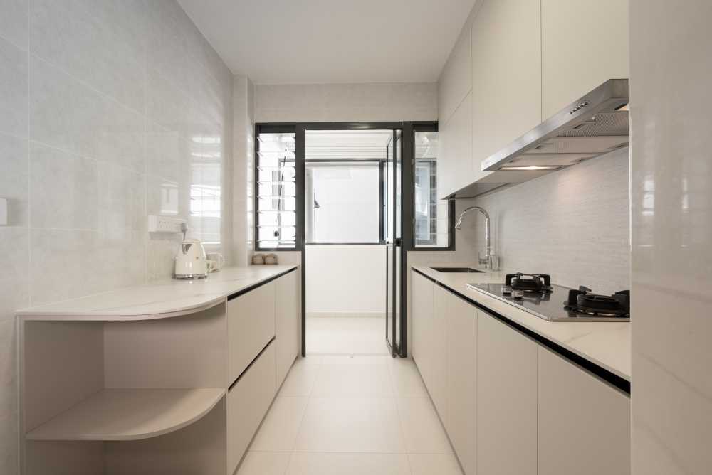 Minimalist Kitchen with Countertop and Homogeneous Tiles