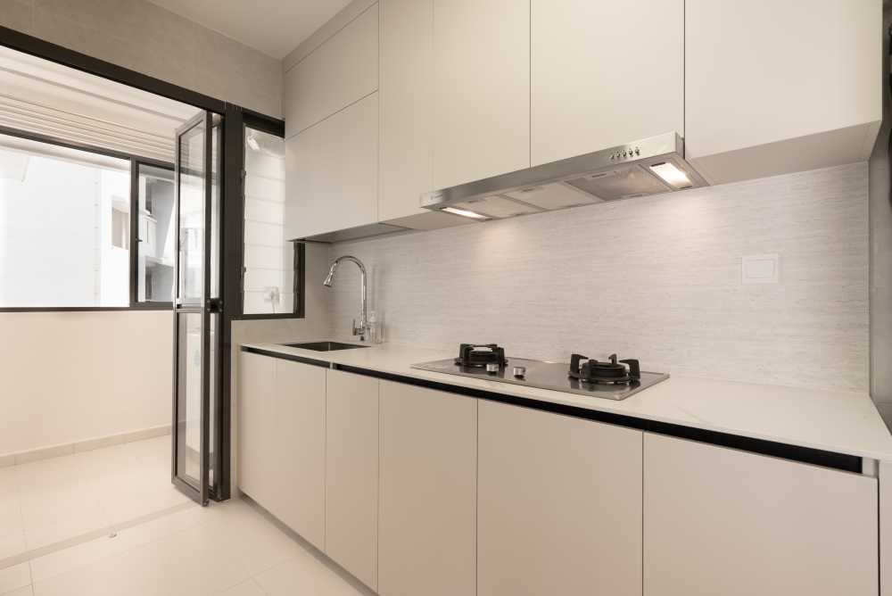 Minimalist Kitchen with Countertop and Homogeneous Tiles