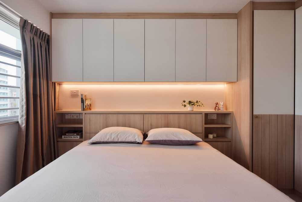 Scandinavian Bedroom with Bookshelf and Cove Lighting