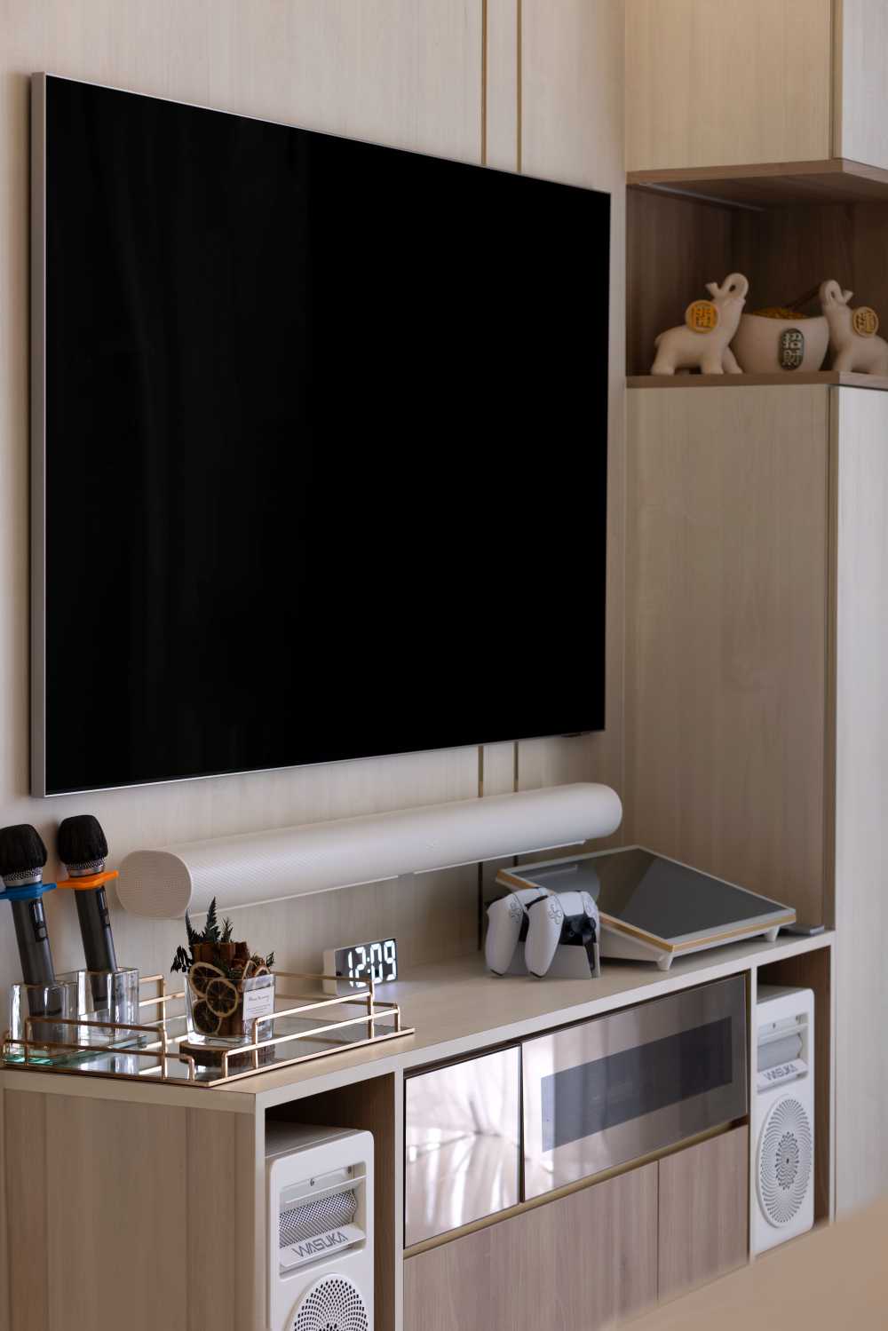 Modern Living Room with Bookshelf and TV Console
