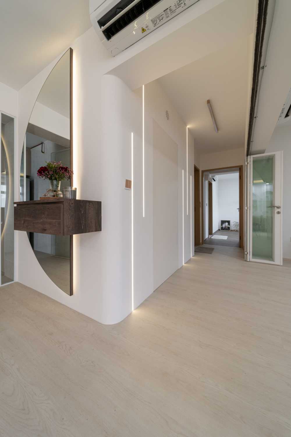 Scandinavian Foyer with Vinyl Flooring and Mirror