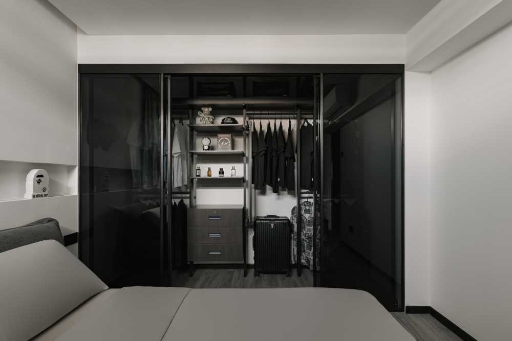 Modern Bedroom with Wardrobe and Sliding Wardrobe