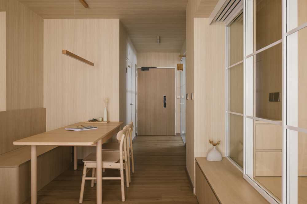 Modern Dining Room with Drop Light and Dining Table