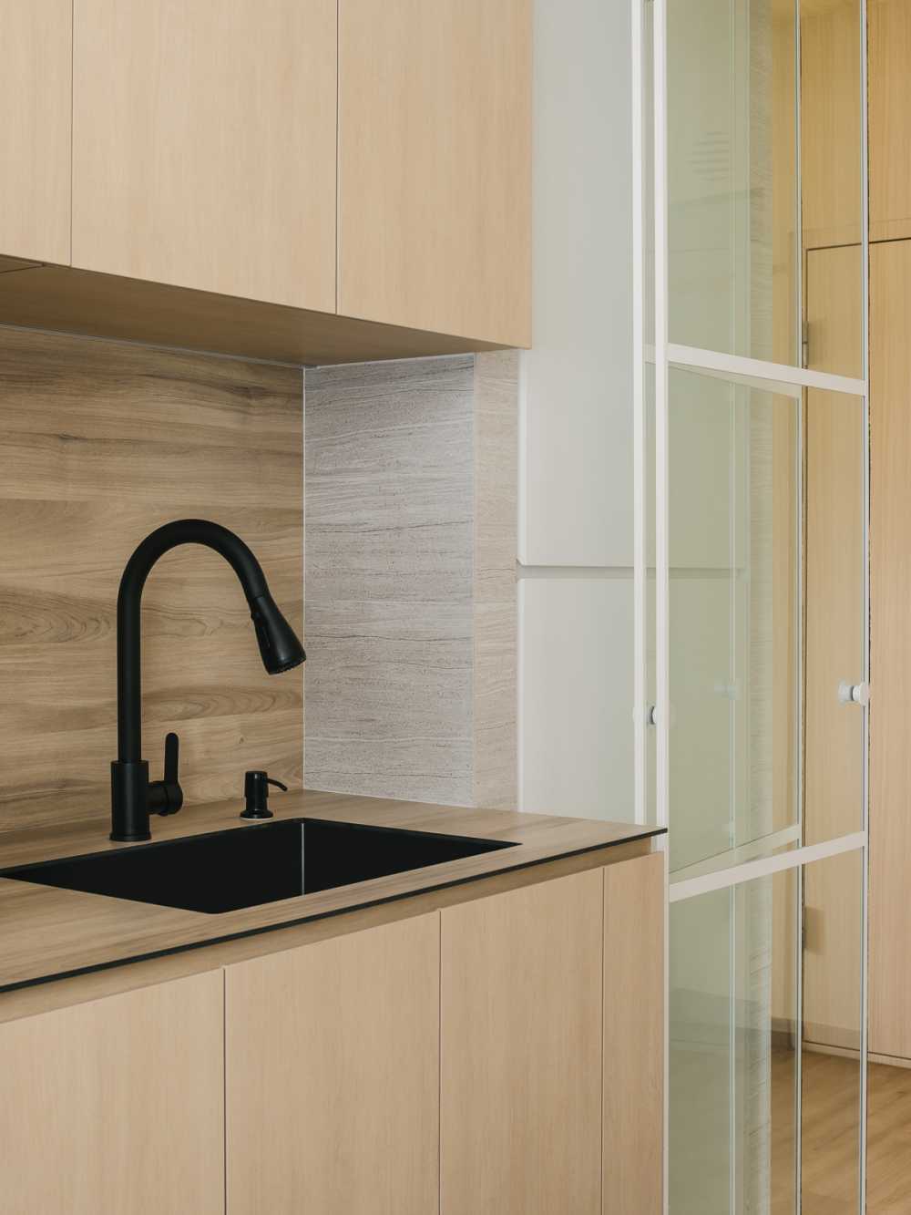 Modern Kitchen with Kitchen Island and Glass Door