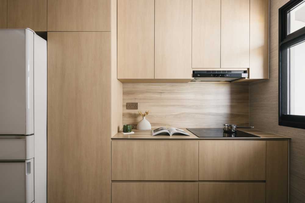 Modern Kitchen with Kitchen Window and Kitchen Island