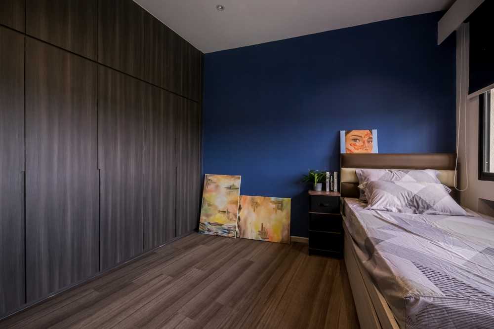 Contemporary Bedroom with Wardrobe and Single Bed