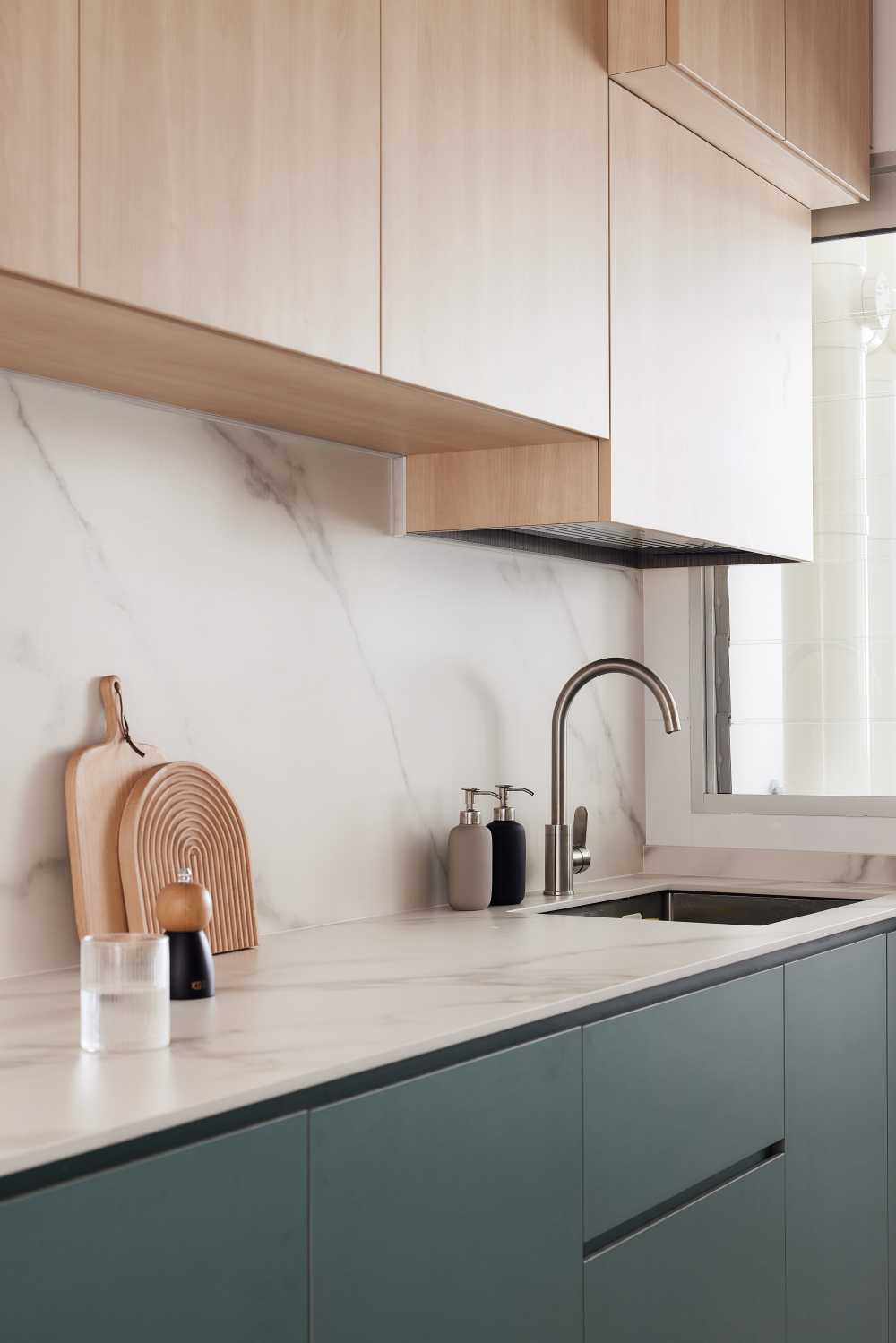 Scandinavian Kitchen with Kitchen Island and Open Kitchen