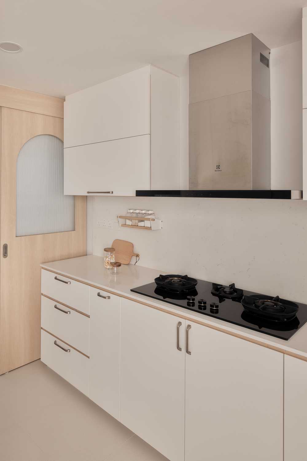 Modern Kitchen with Countertop and Kitchen Island