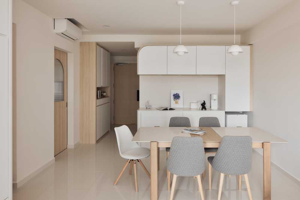 Modern Dining Room with Dining Table and Console Table