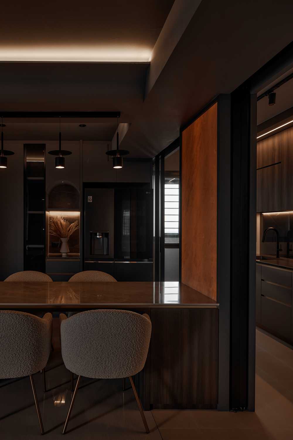 Modern Dining Room with Dining Table and Dining Chairs