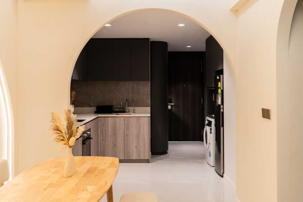 Contemporary Kitchen with Open Kitchen and Kitchen Accessories