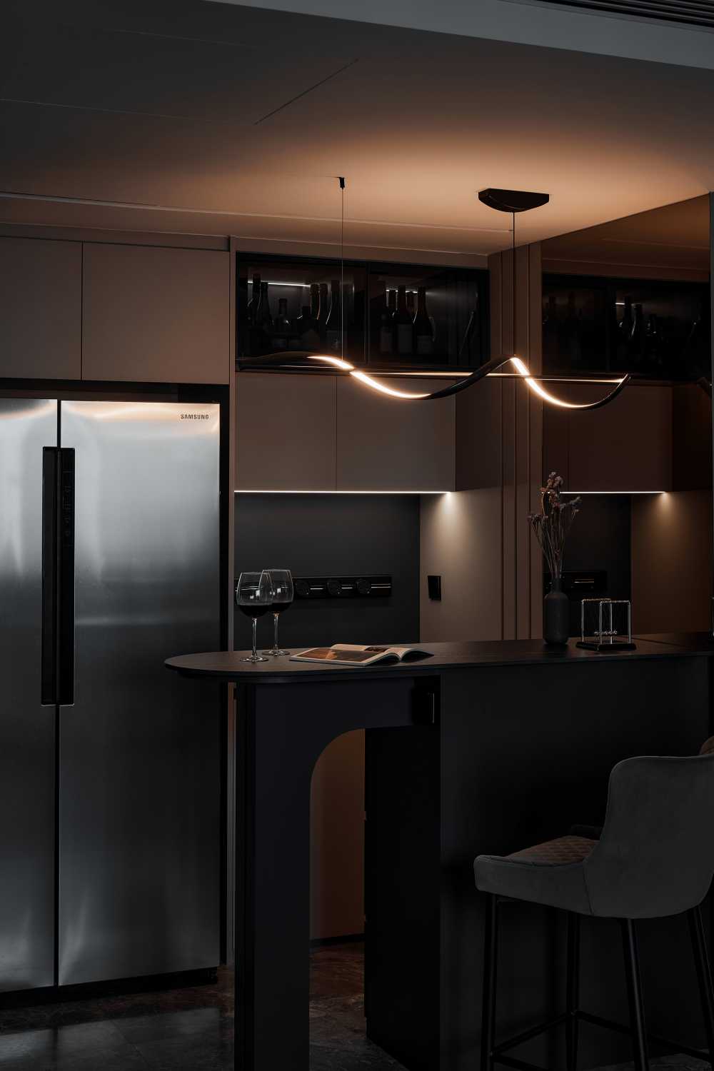 Modern Kitchen with Open Kitchen and Breakfast Counter