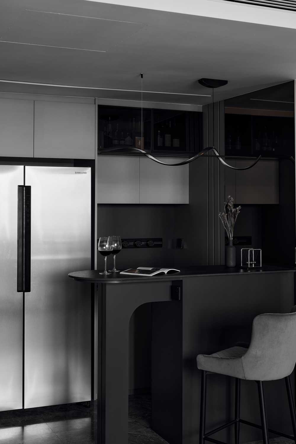 Modern Kitchen with Kitchen Island and Open Kitchen