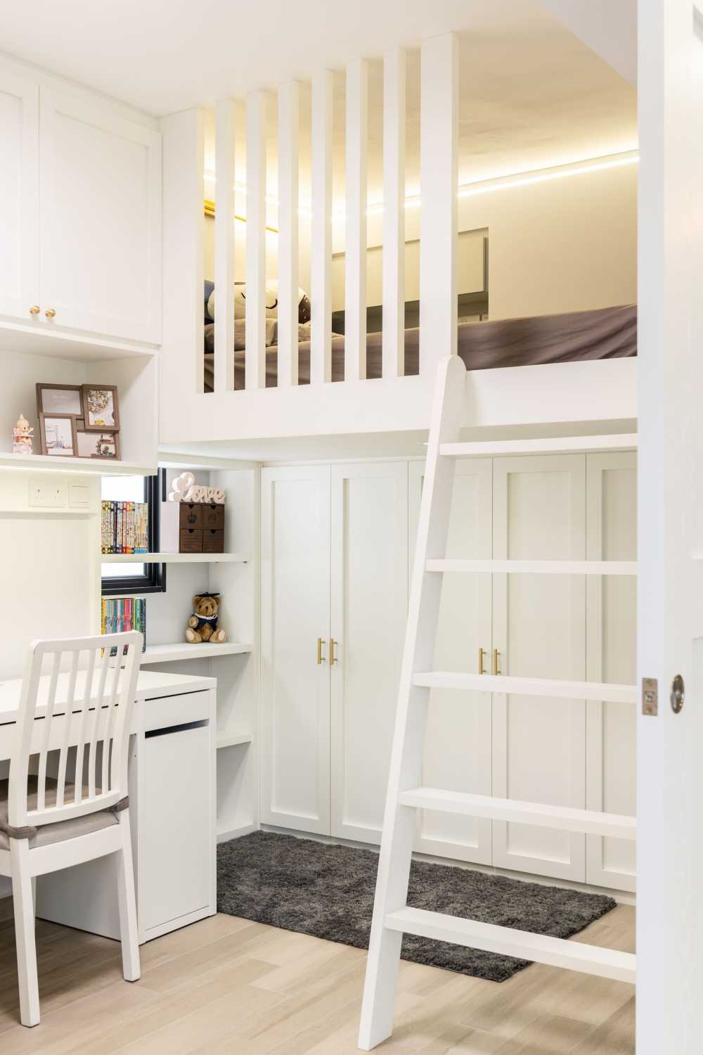 Modern Bedroom with Bookshelf and Vinyl Flooring