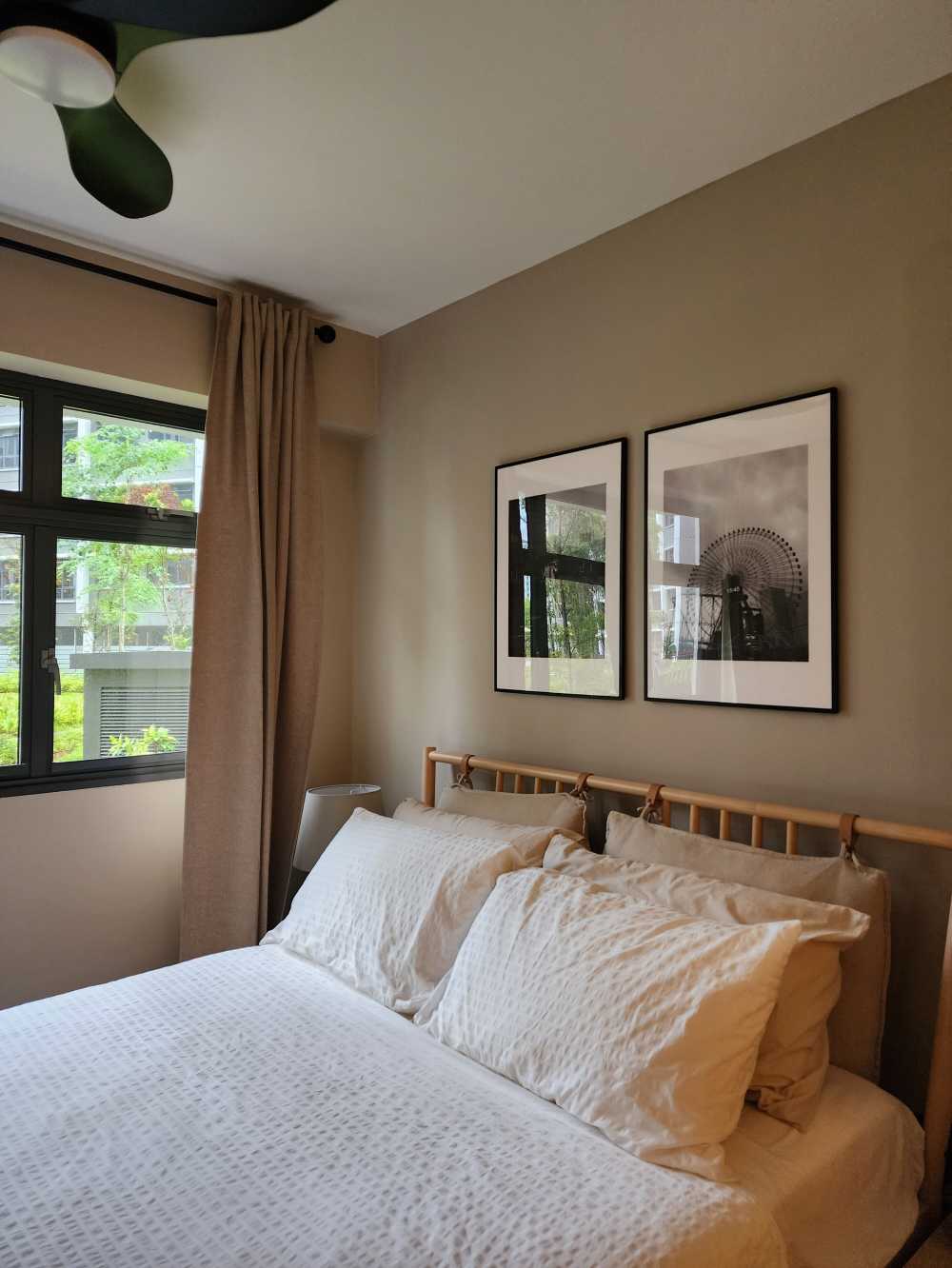 Scandinavian Bedroom with Vinyl Flooring and Homogeneous Tiles