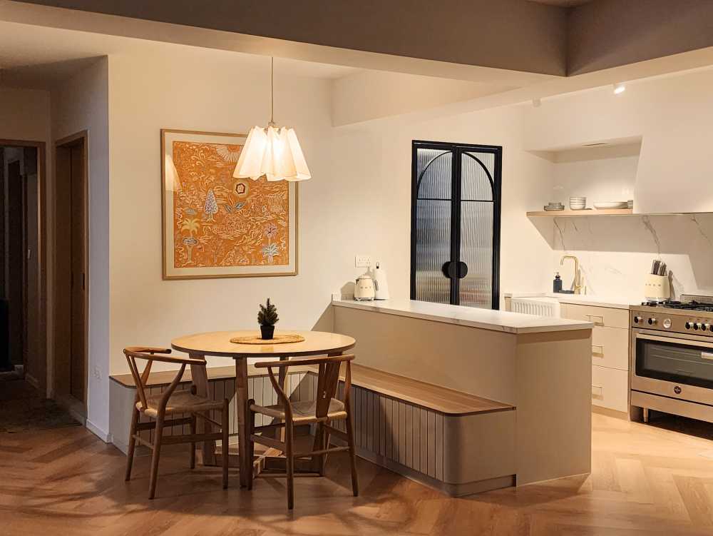 Scandinavian Kitchen with Homogeneous Tiles and Open Kitchen