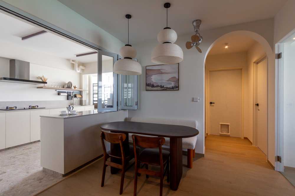 Minimalist Kitchen with Homogeneous Tiles and Flooring