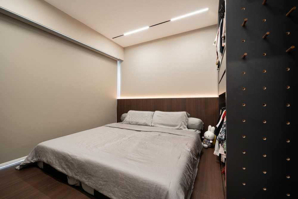 Modern Bedroom with Platform Bed and Wardrobe