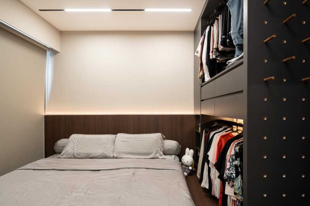 Modern Bedroom with Platform Bed and Built-in Bed