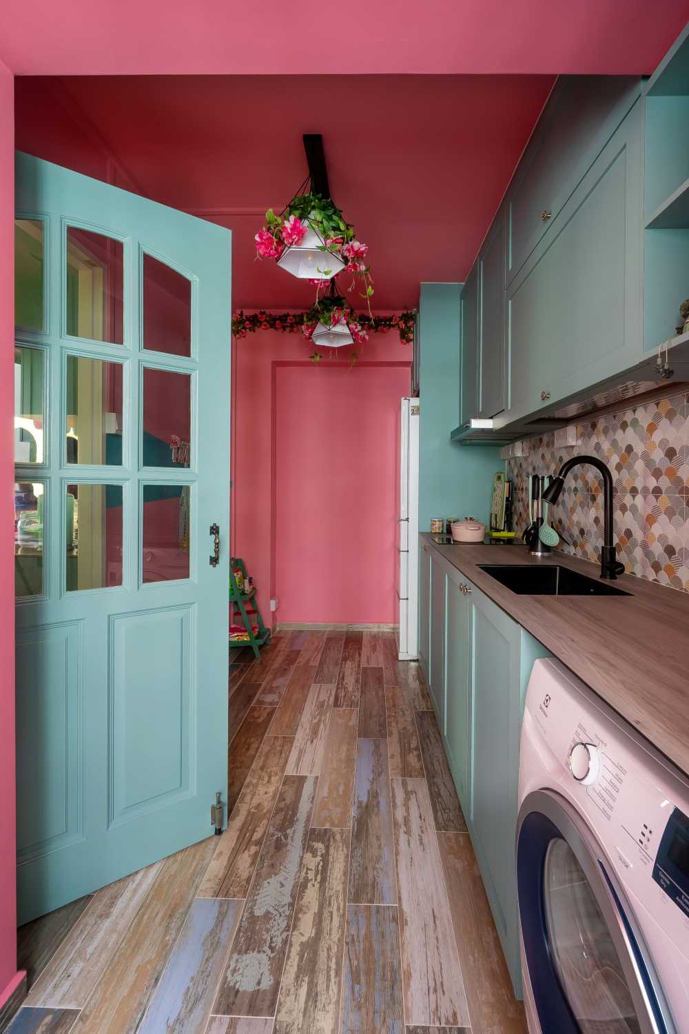 Eclectic Kitchen with Vinyl Flooring and Kitchen Backsplash