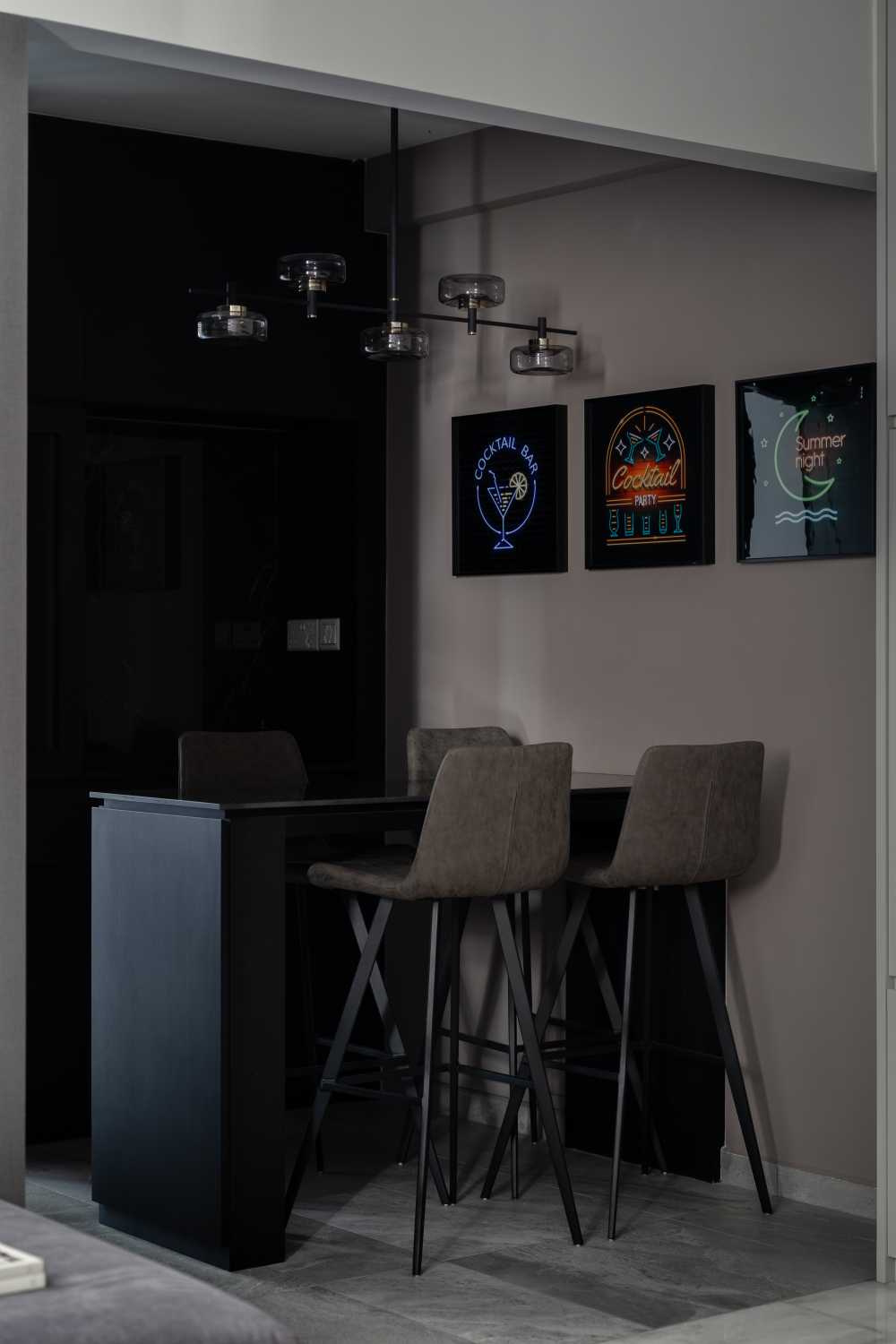 Contemporary Home Bar with Countertop and Bar Counter