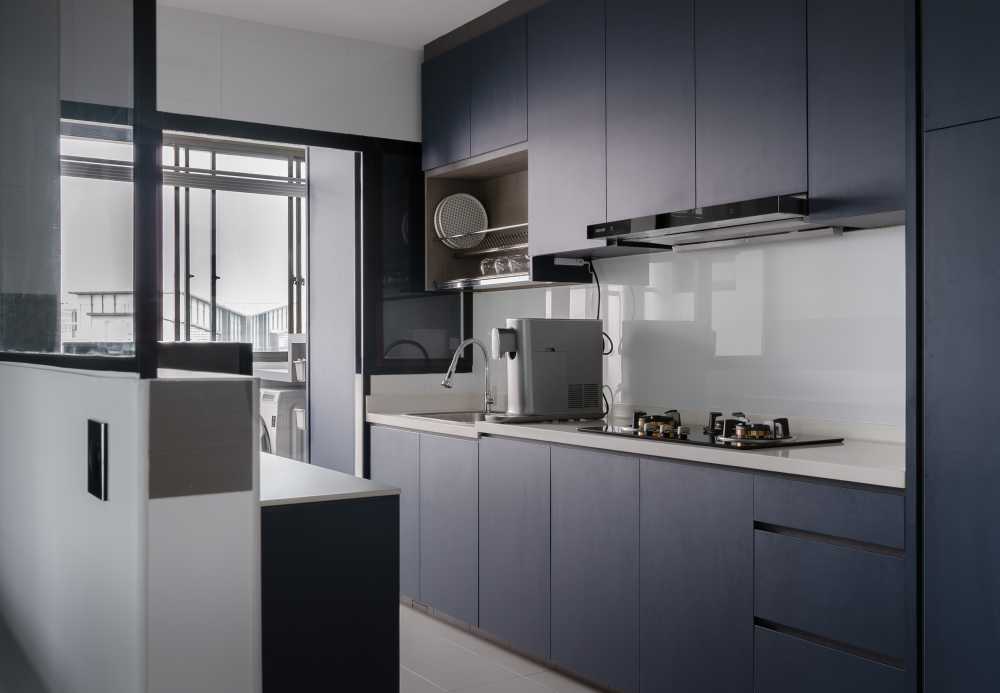 Contemporary Kitchen with Kitchen Accessories and Kitchen Cabinets
