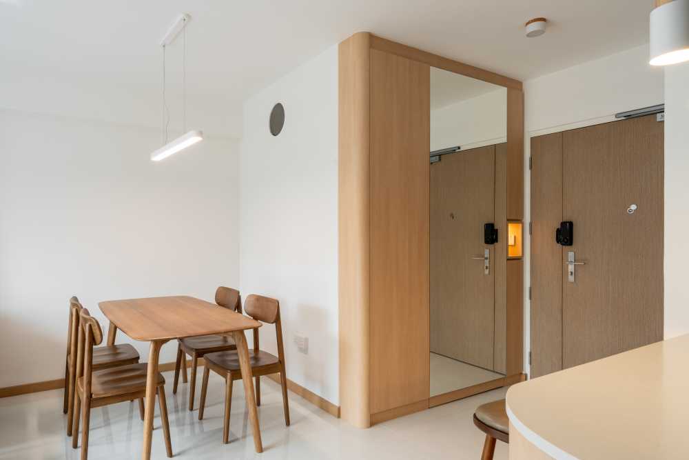 Scandinavian Dining Room with Dining Table and Dining Chairs