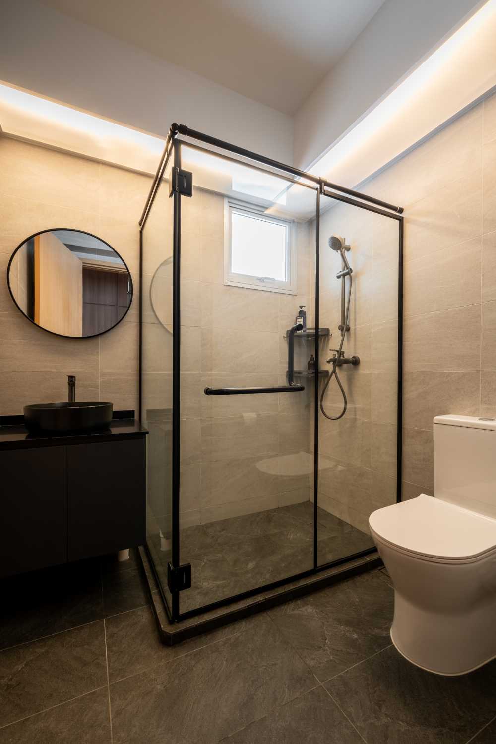 Scandinavian Bathroom with Mirror and Bathroom Storage
