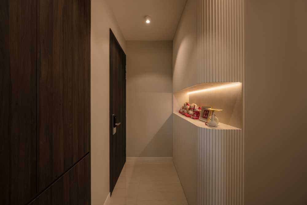 Modern Entryway with Shoe Rack and Console Table