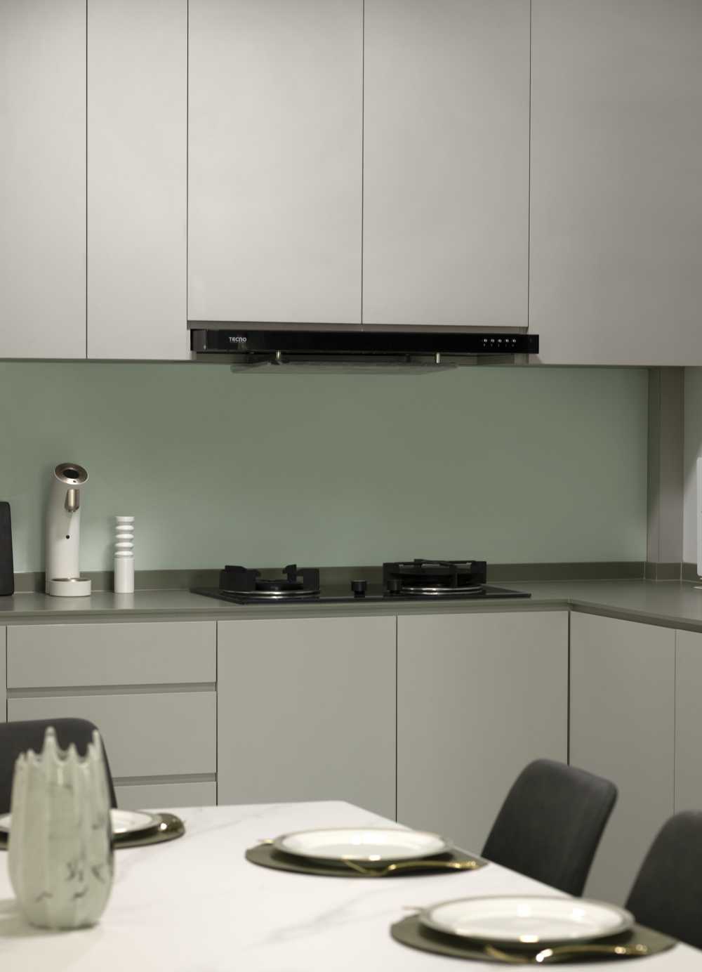 Minimalist Kitchen with Countertop and Mosaic