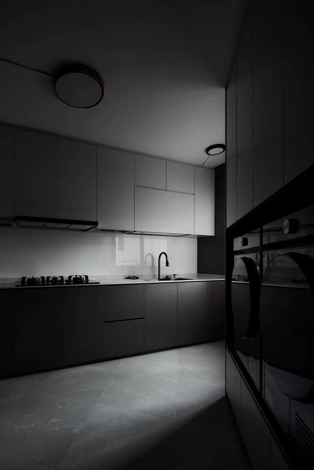 Modern Kitchen with Countertop and Homogeneous Tiles