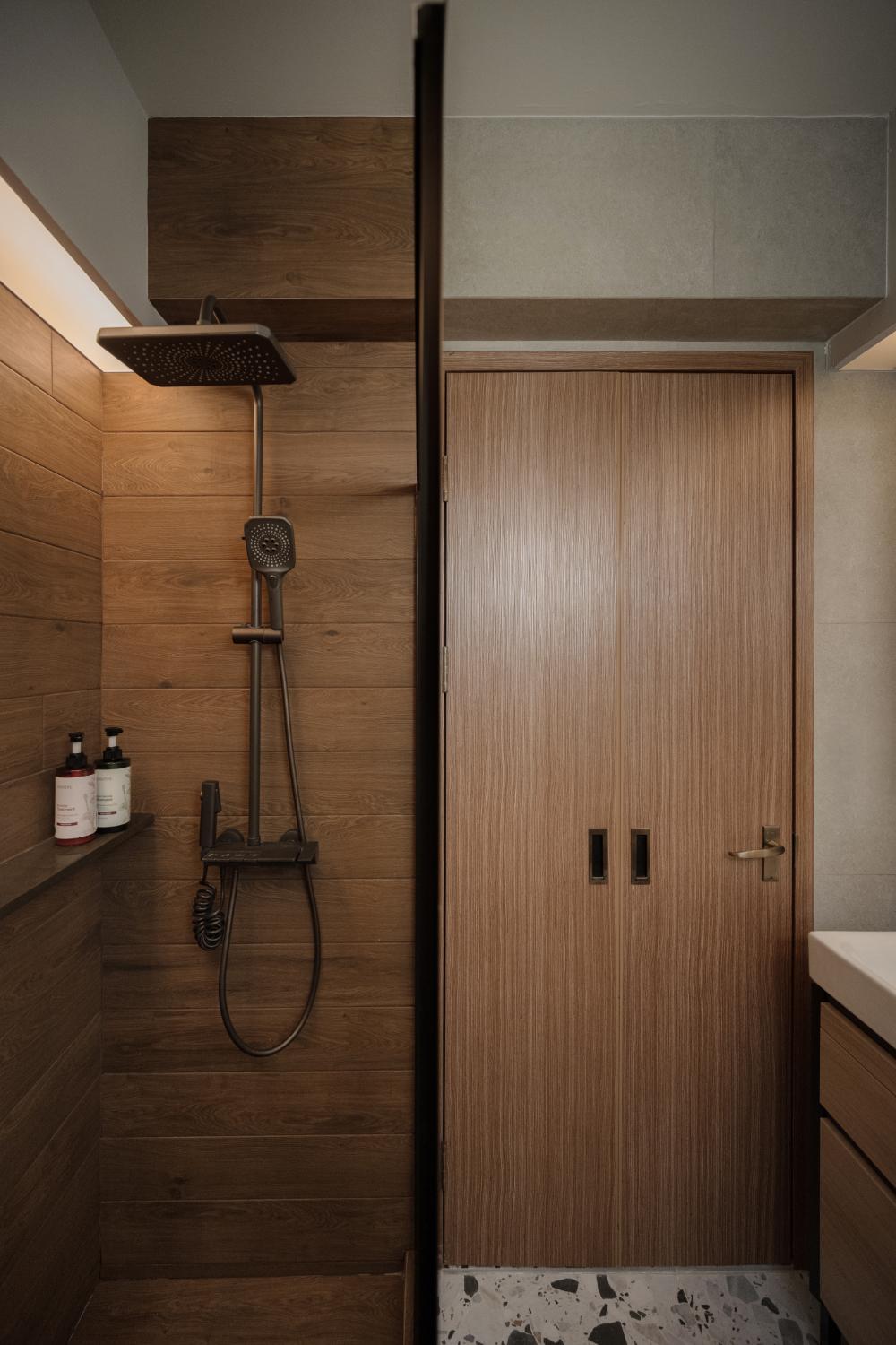 Scandinavian Bathroom with Rainshower and Bathroom Accessories