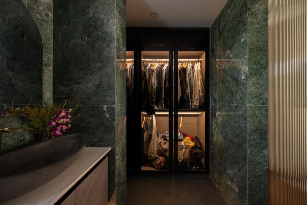 Modern Bathroom with Wardrobe and Storage Cabinets