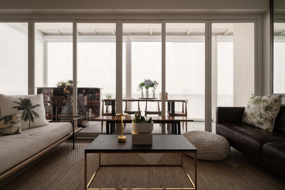 Modern Living Room with Carpet and Sofa