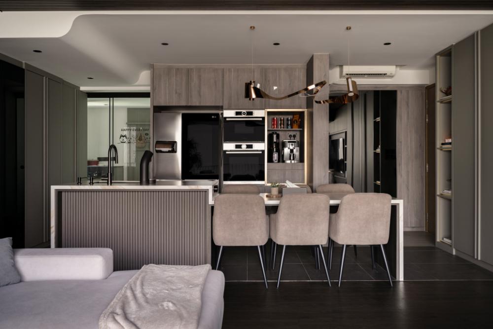 Modern Dining Room with Kitchen Island and Dining Table
