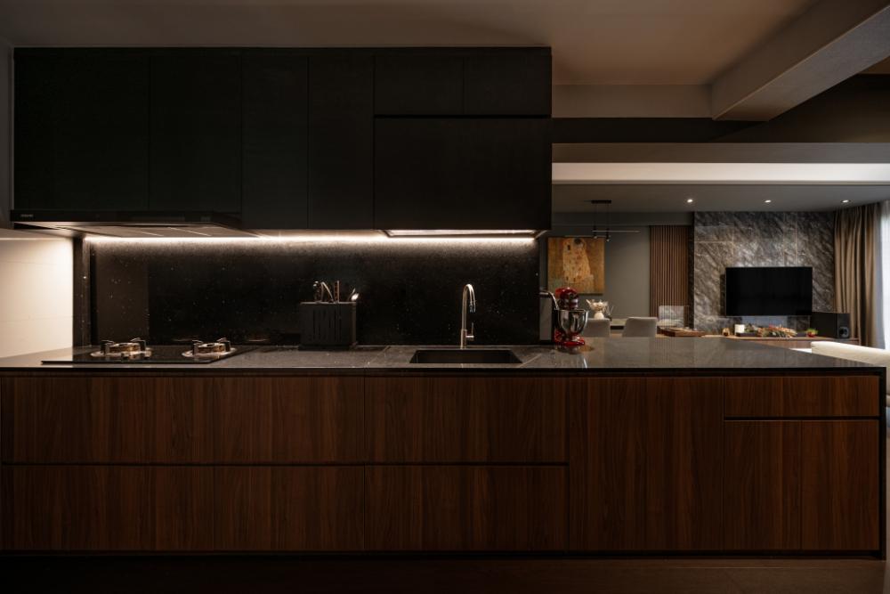 Modern Kitchen with Countertop and Kitchen Island