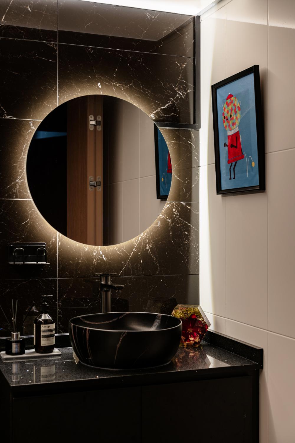 Modern Bathroom with Mirror and Wash Basins