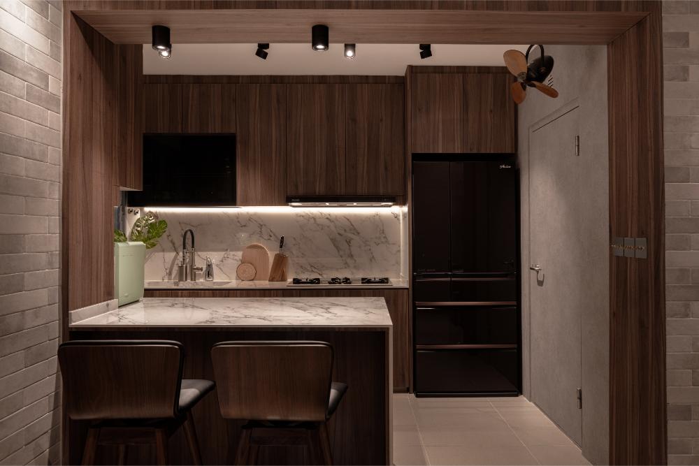 Country Kitchen with Kitchen Island and Open Kitchen