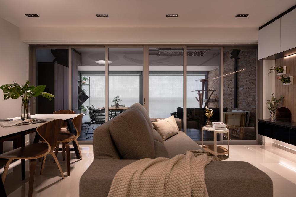 Modern Living Room with Bay Window and Sofa