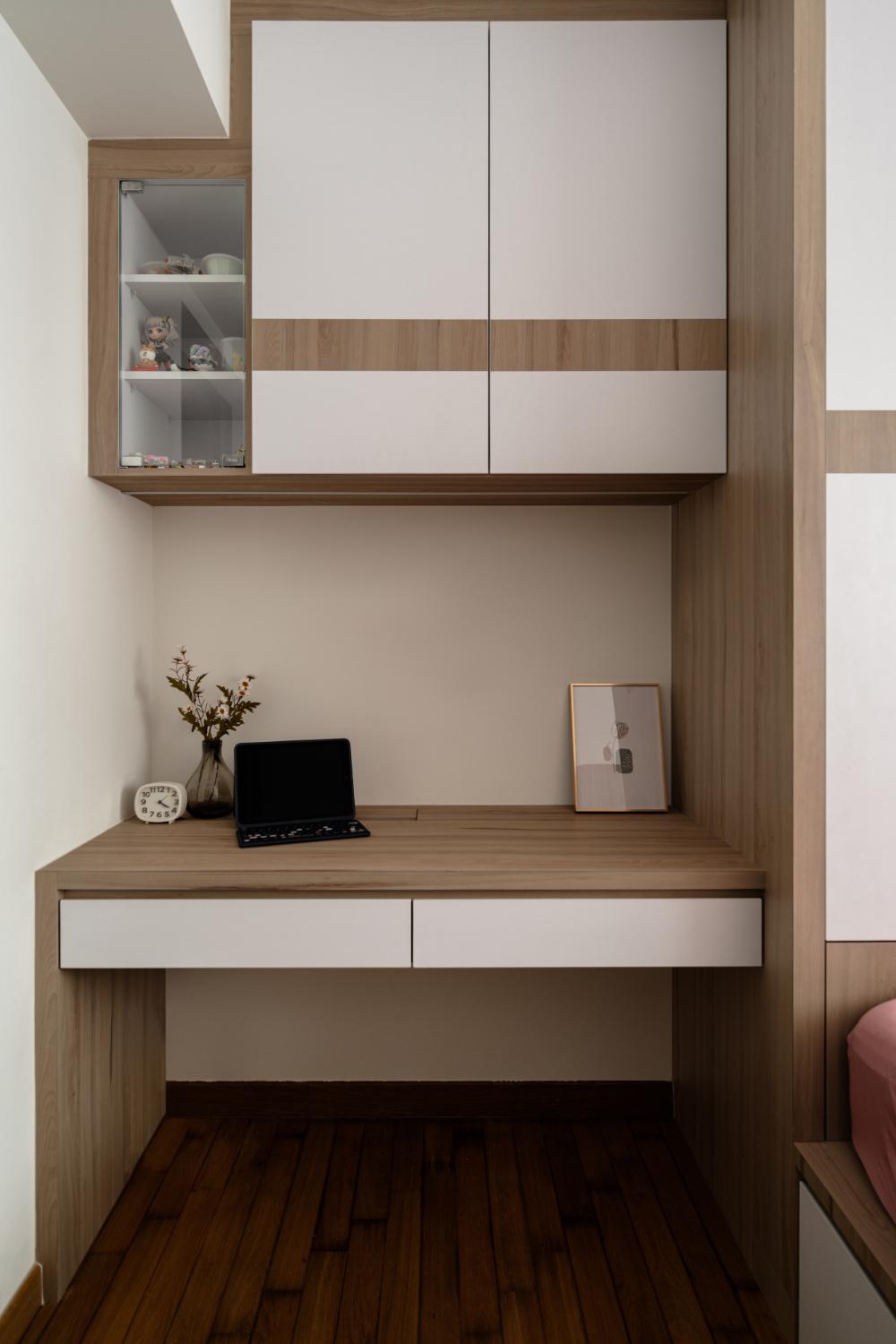 Modern Bedroom with Wood Flooring and Desk