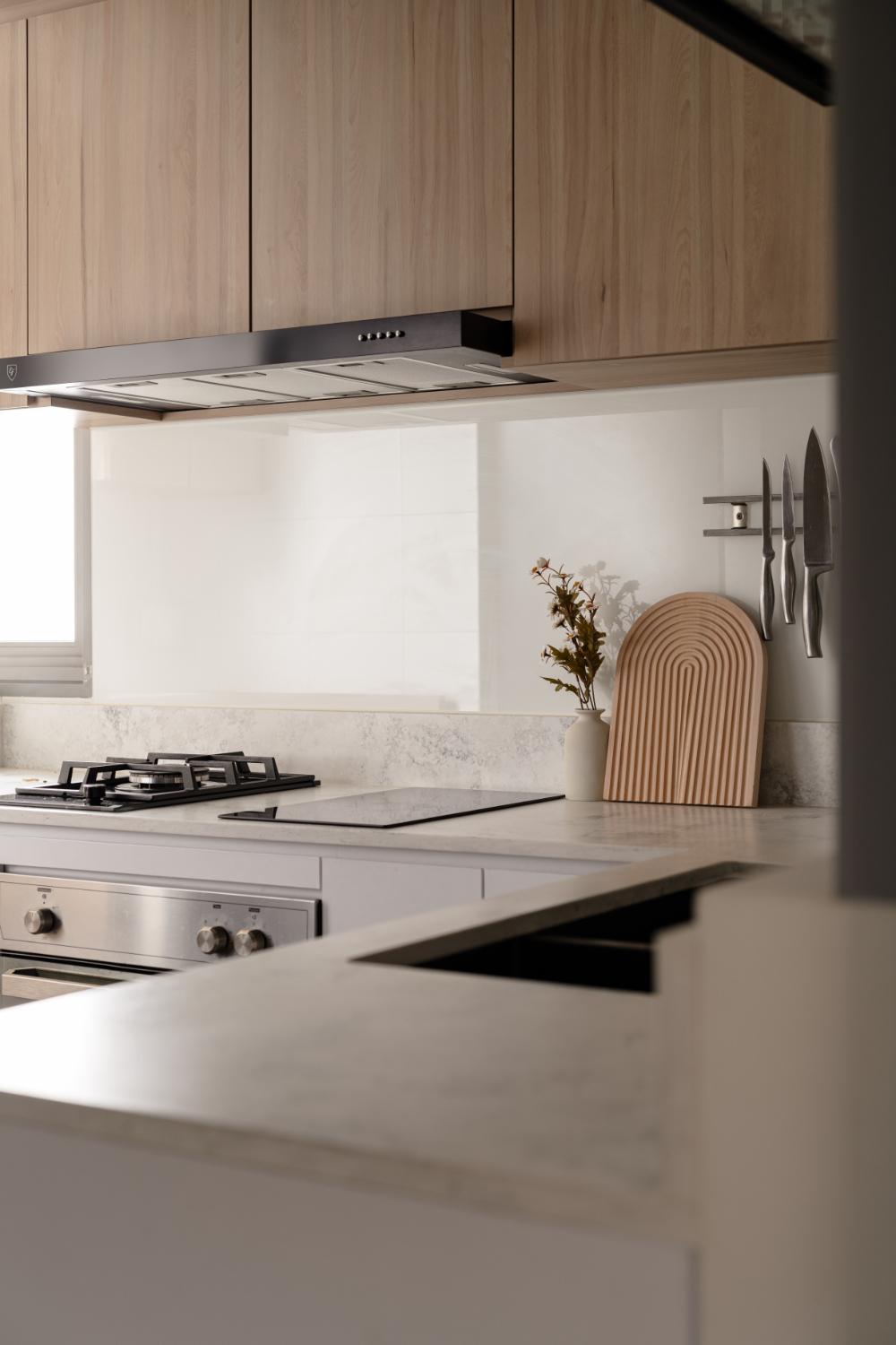 Modern Kitchen with Countertop and Open Kitchen