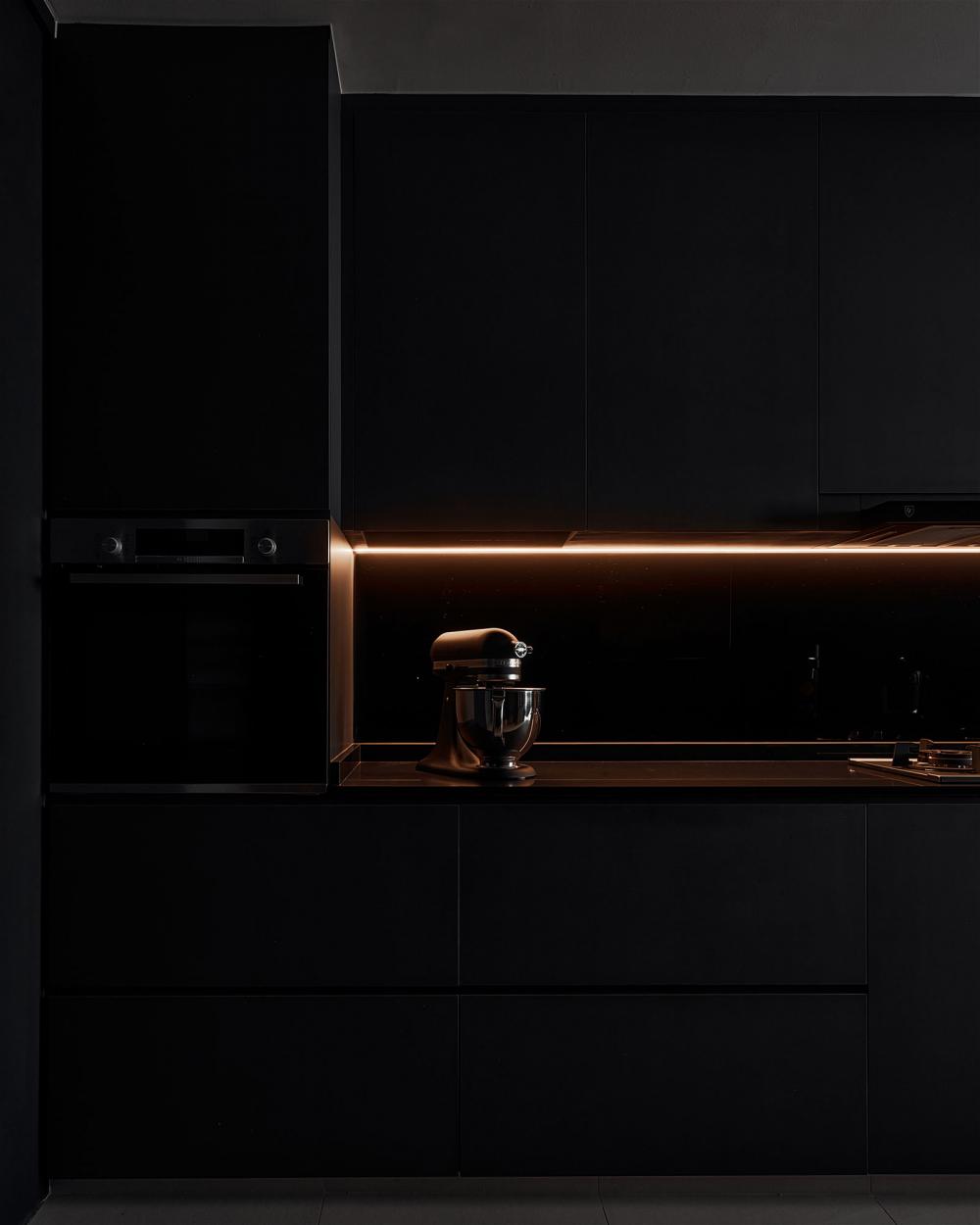 Contemporary Kitchen with Countertop and Homogeneous Tiles