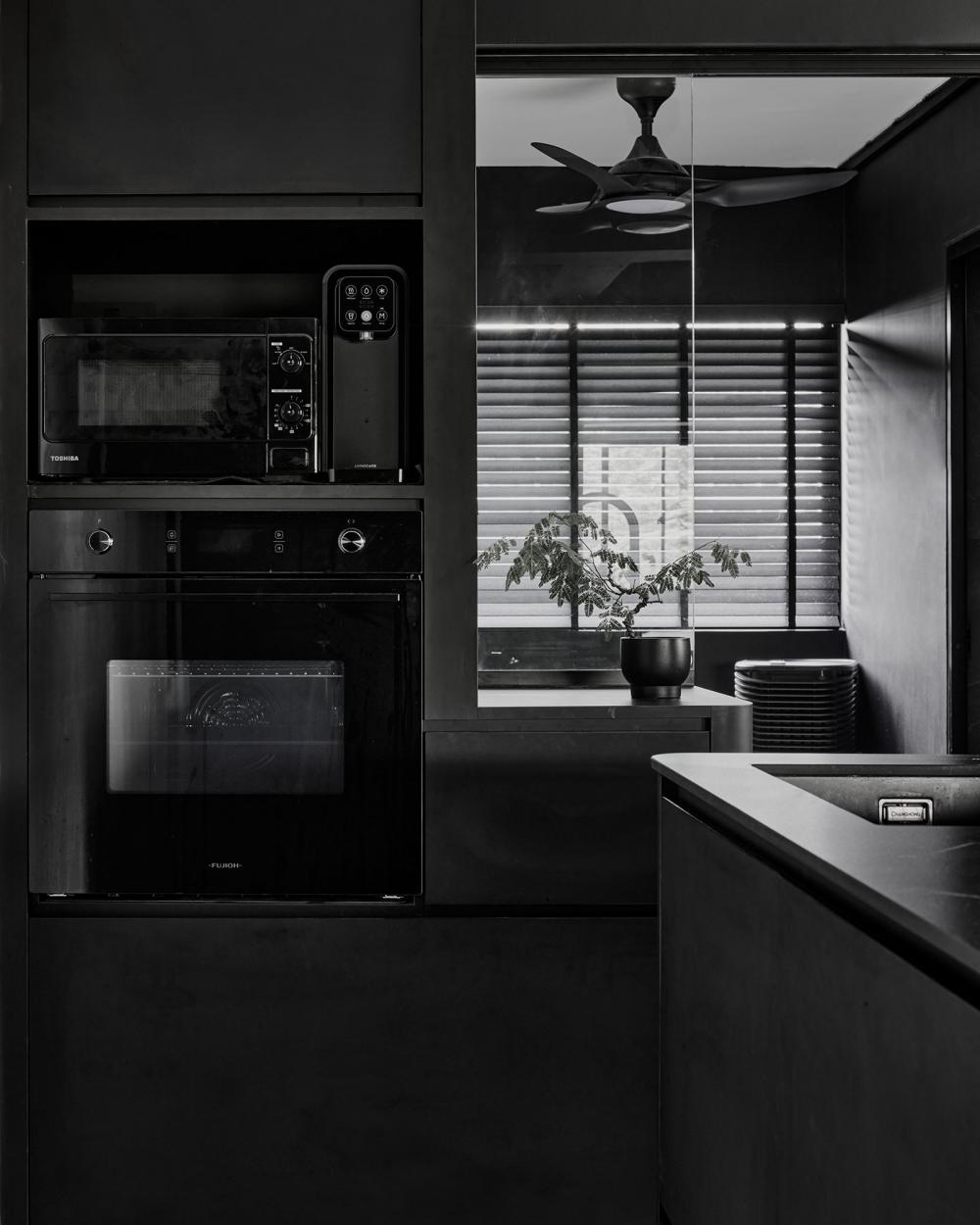 Contemporary Kitchen with Countertop and Kitchen Island