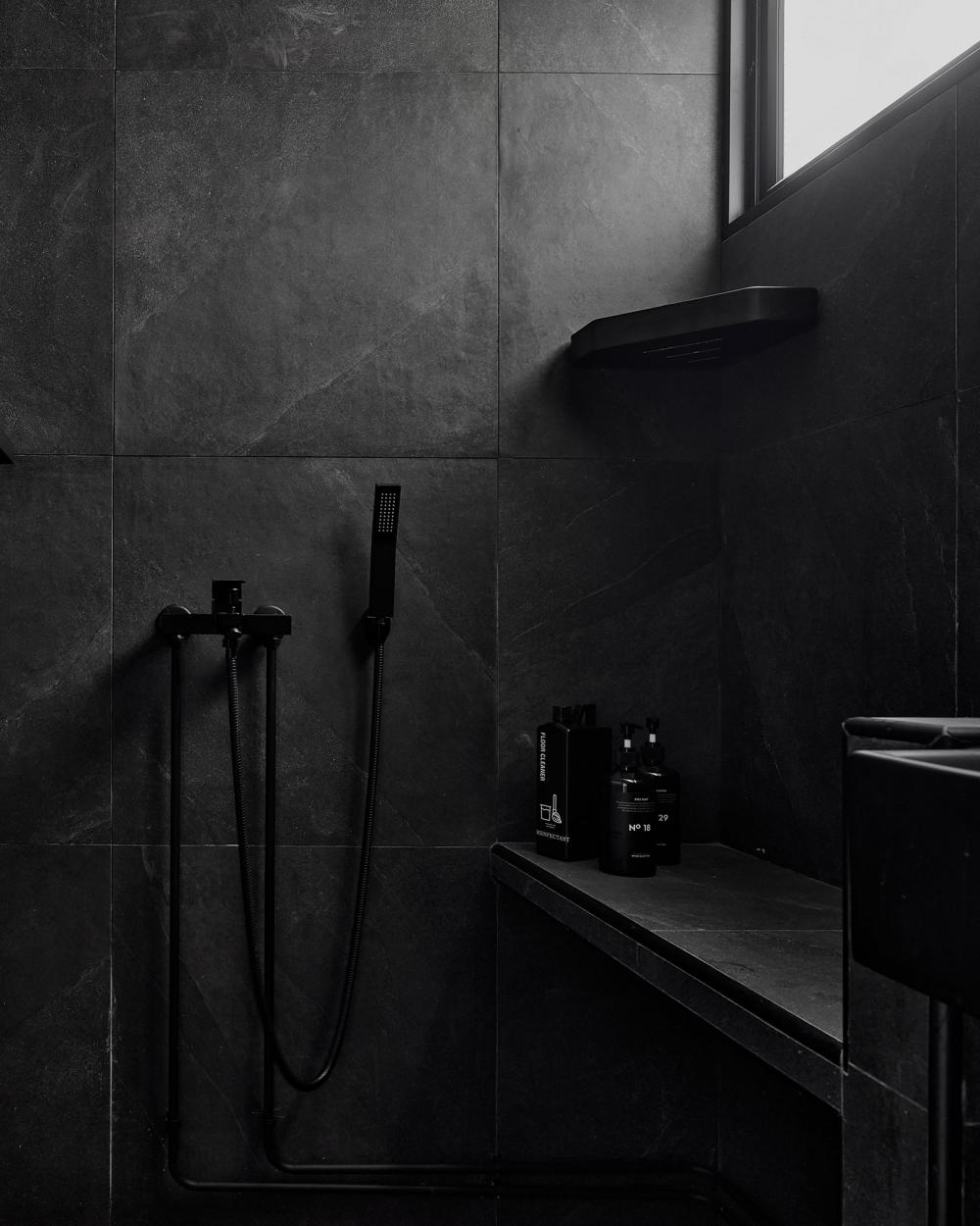 Contemporary Bathroom with Homogeneous Tiles and Bathroom Storage