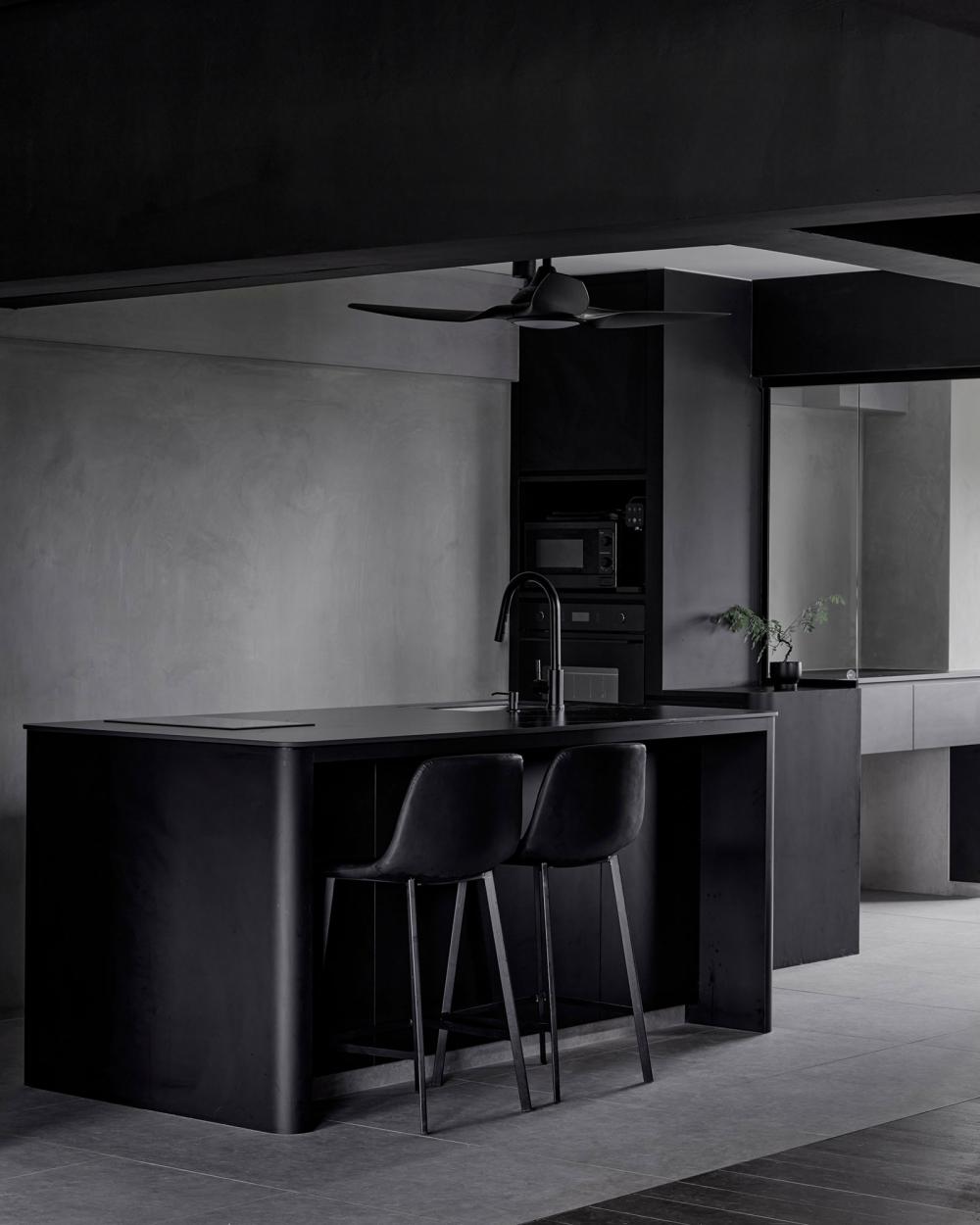 Contemporary Kitchen with Countertop and Homogeneous Tiles